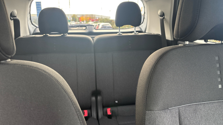 Hyundai INSTER 85kW 02 49kWh 5dr Auto Electric Hatchback